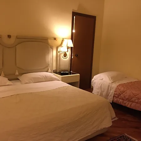 酒店 特图斯奥宏伟酒店 4*