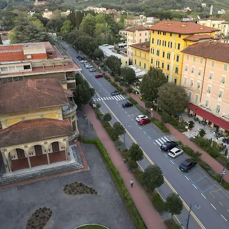 特图斯奥宏伟酒店 蒙特卡蒂尼泰尔梅